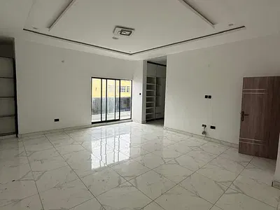 Spacious Master Bedroom Apartment