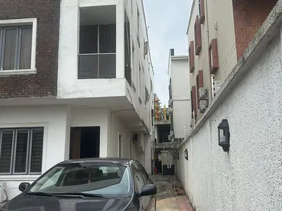 Luxury 5 Bedroom Semi Detached Duplex