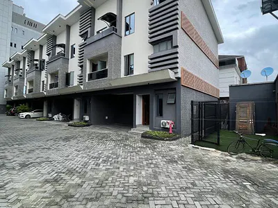 4 Bedroom Duplex with Swimming Pool