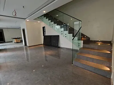 Contemporary 5-Bedroom Luxury
