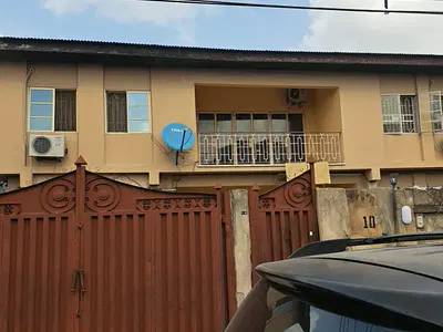 4 Bedroom House with 2 Units of 2 Bedroom BQ on 500SQM