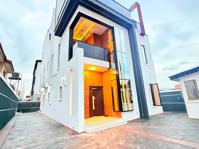 Luxury Built 5 Bedrooms Fully Detached Duplex with Swimming Pool