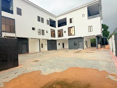Newly Built 4 Bedrooms Terraced Duplex with Room BQ