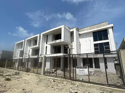 New 2 Bedroom Flat