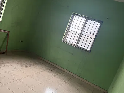 A Well-Maintained 3 Bedrooms Flat Available
