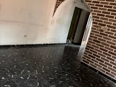 A Well-Maintained 3 Bedrooms Flat Available