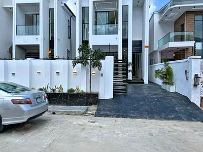 5 Bedroom Detached Duplex