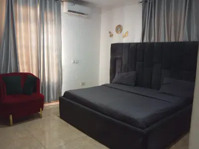 Massive 5 Bedroom with Pool BQ Gatehouse Ample Parking