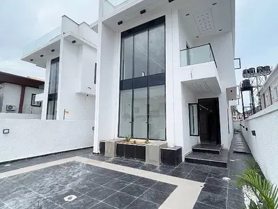 Luxury 5 Bedroom Detached Duplex in a Serene Estate