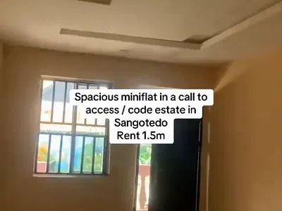 Tastefully Built Spacious Room and Parlour