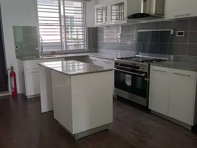 Executive 3 Bedroom with BQ Acs Fridge Pantry Elevator