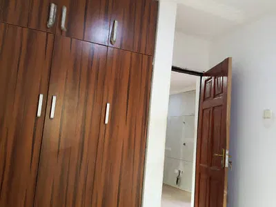 2 Bedroom Flat Upstairs with One Toilet One Bathroom