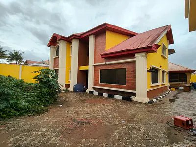 Newly Upgraded 4 Bedroom Duplex