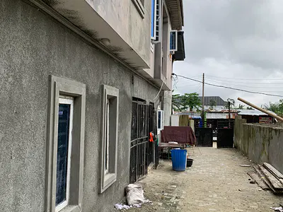 Mini Flat with Pop Finishing