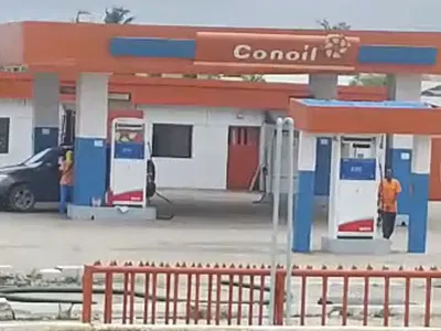 Functional Conoil Filling Station