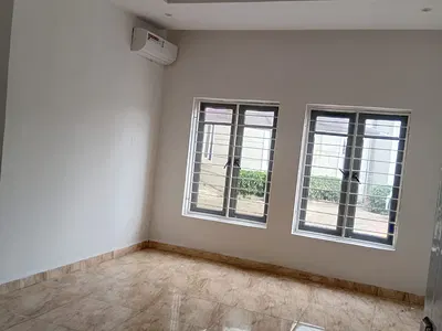 3 Bedrooms Apartments