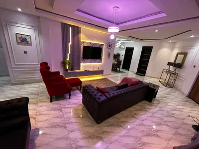 Deluxe 3 Bedroom Apartment