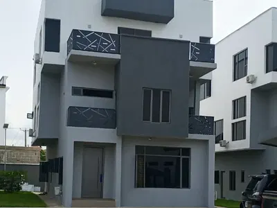 Newly 5 Bedrooms Detached Duplex with Swimming Pool