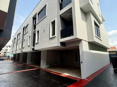 Contemporary 4-Bedroom Terrace Duplex