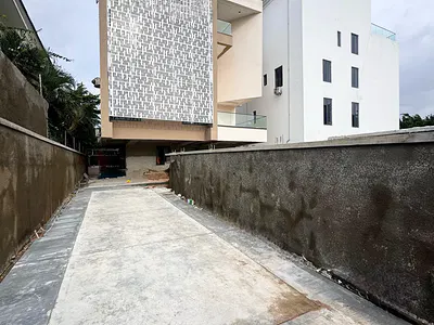 Five Bedroom Detached Duplex with Pent Floor