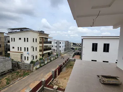 Well Finished 4-Bedroom Detatched Duplex