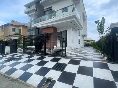 Luxury 5 Bedroom Fully Detached Duplex with BQ, Pool, Gazebo