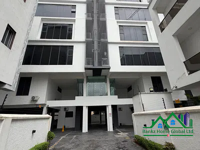 Luxury 3 Bedroom Maisonette with a BQ
