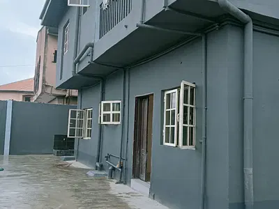 Newly Renovated 2 Bedrooms Flat