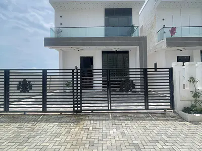Gorgeous 4 Bedroom Duplex with a BQ