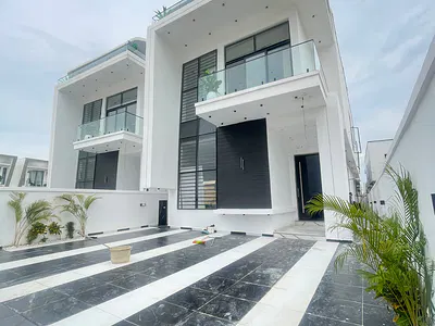 Amazing 5 Bedroom Duplex with a BQ and a Pool