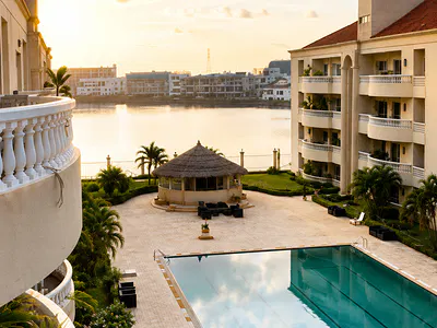 Waterfront Luxury 3 Bedroom Apartment with BQ and Swimming Pool
