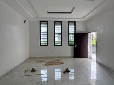 Brand New Tastefully Finished 3 Bedroom Flat