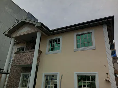 Direct Brief 1 Bedroom Upstairs