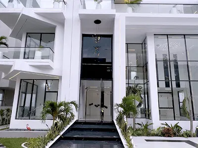 Contemporary 5 Bedroom Fully Detached Duplex