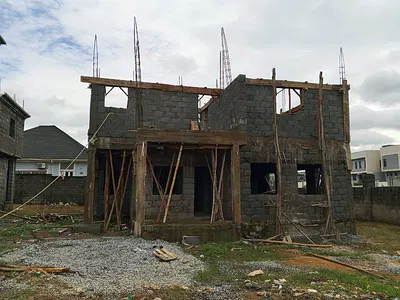 4 Bedroom Duplex with Paint House Design.