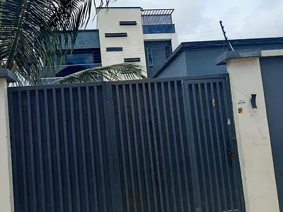 Executive and Portable 2 Bedroom Flat