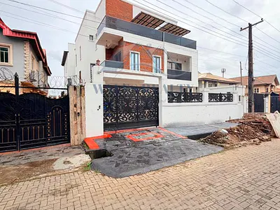 Exquisitely Built Spacious 5 Bedroom Fully Detached Duplex with BQ