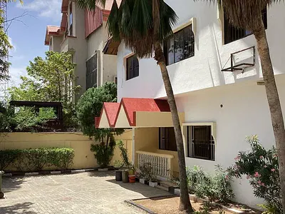 7 Bedroom Fully Detached Duplex with 2 BQ