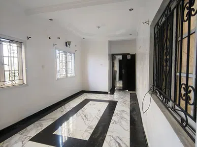 Spacious 2 Bedroom Apartment Available