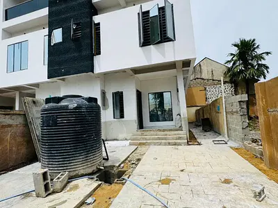Beautifully Built 4 Bedrooms Terraced Duplex with BQ