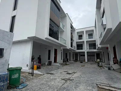 Luxury 4 Bedroom Terraced Duplex