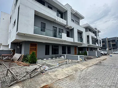 Excellent 4 Bedroom Semi Detached Duplex with a BQ