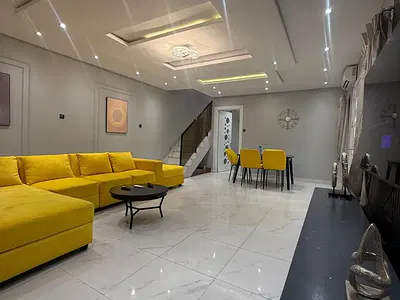 Luxury 3 Bedroom Semi Duplex with Bar Section