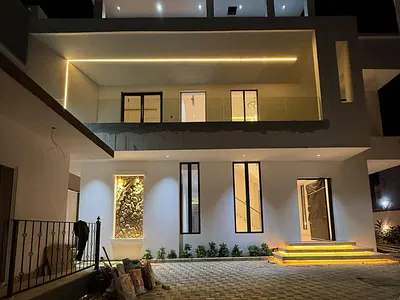 Brand New Spacious 5 Bedrooms Detached Home
