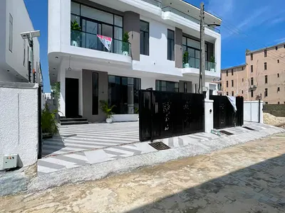 Luxury 4-Bedroom Semi-Detached Duplex with Excellent Facility