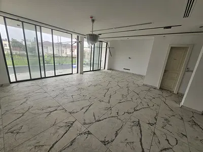 Massive 6 Bedroom Luxury Duplex