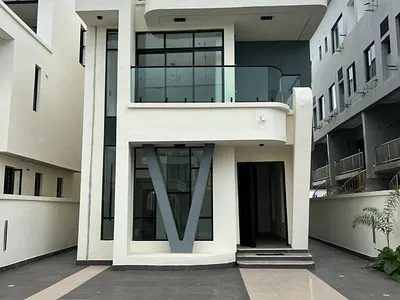 Wow 5 Bed Duplex with Pool, Cinema, Office/Study, Rooftop Terrace& BQ