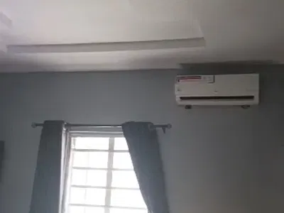 Mini Flat Available