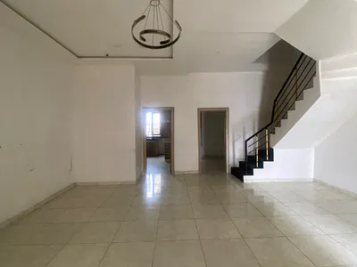 4 Bedroom with 2 Balconies and Pool Fully Serviced