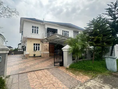 Luxury 5 Bedroom Apartment with Semi-Detached Duplex with BQ and Solar